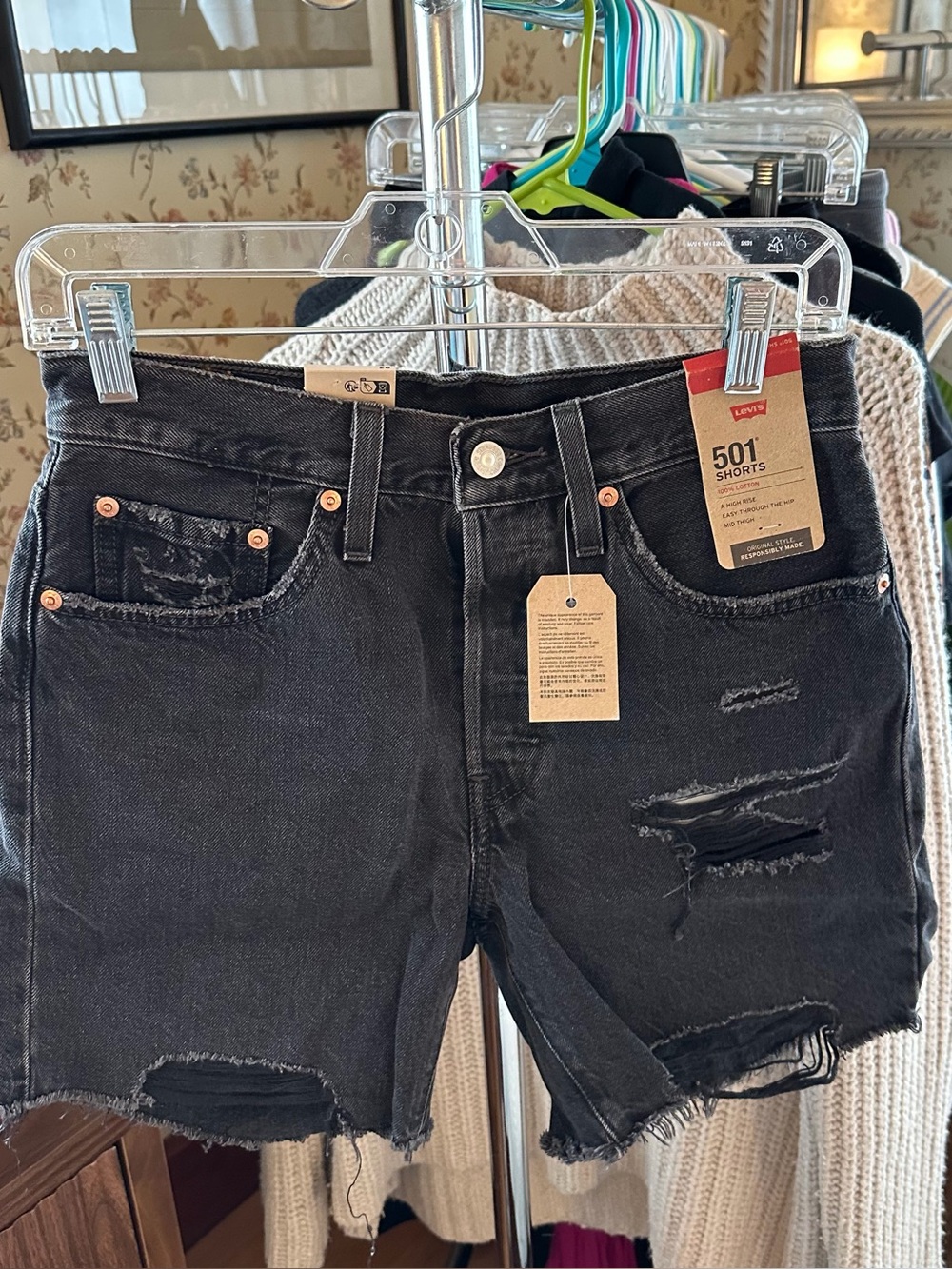 NWT Levis 501 shorts in black denim sz 26